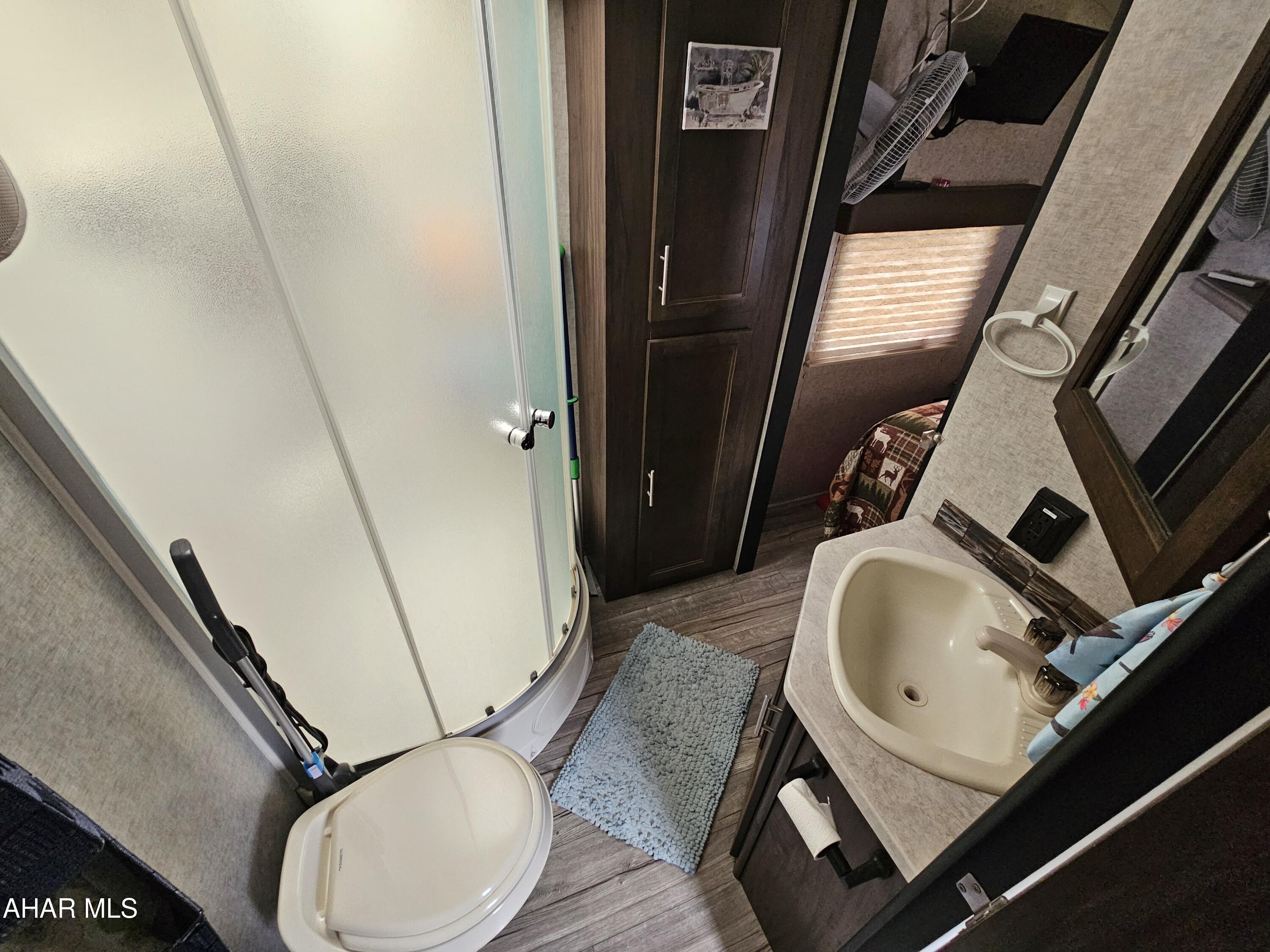 Glendale Yearound - Residential