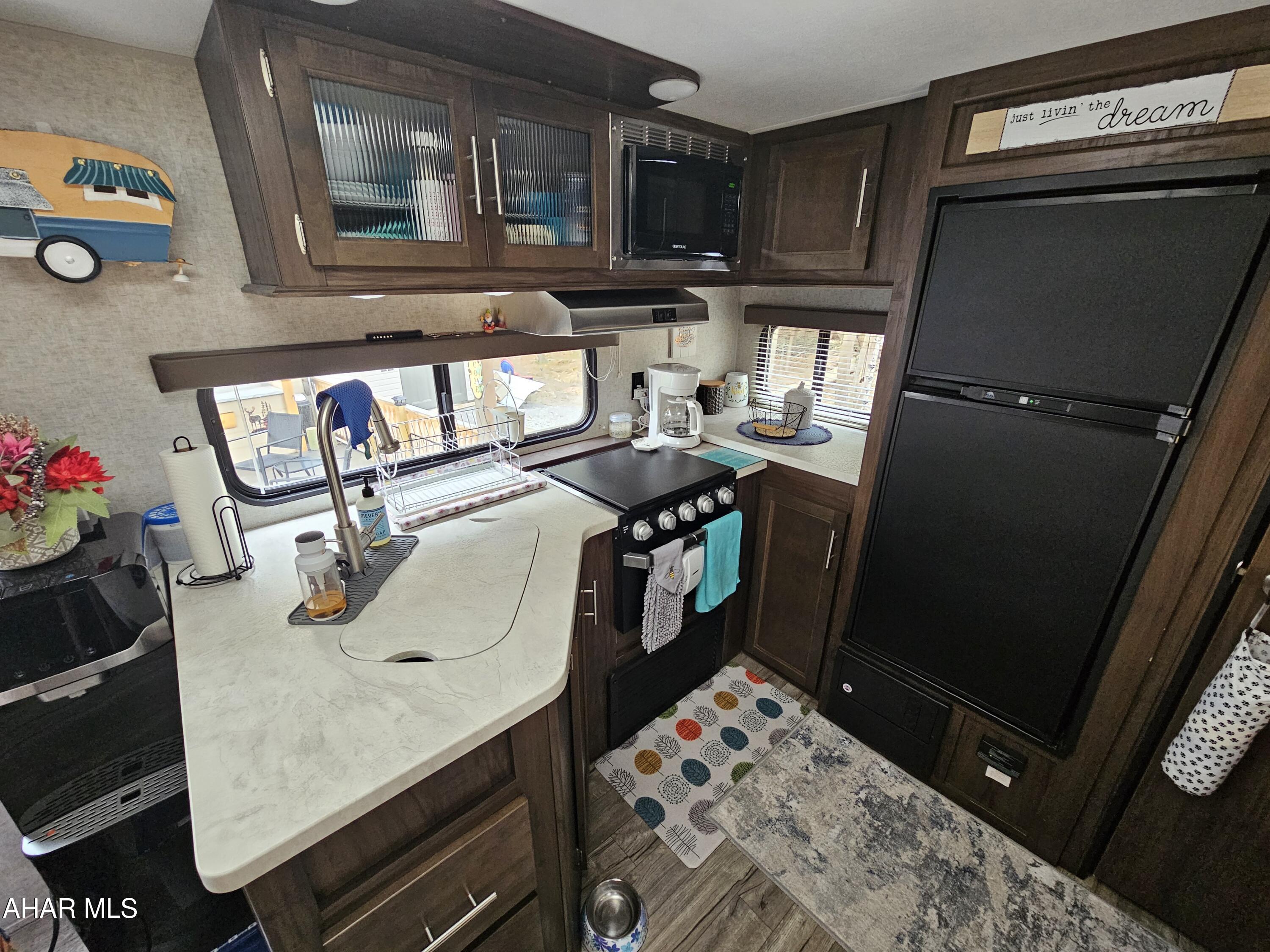 Glendale Yearound - Residential