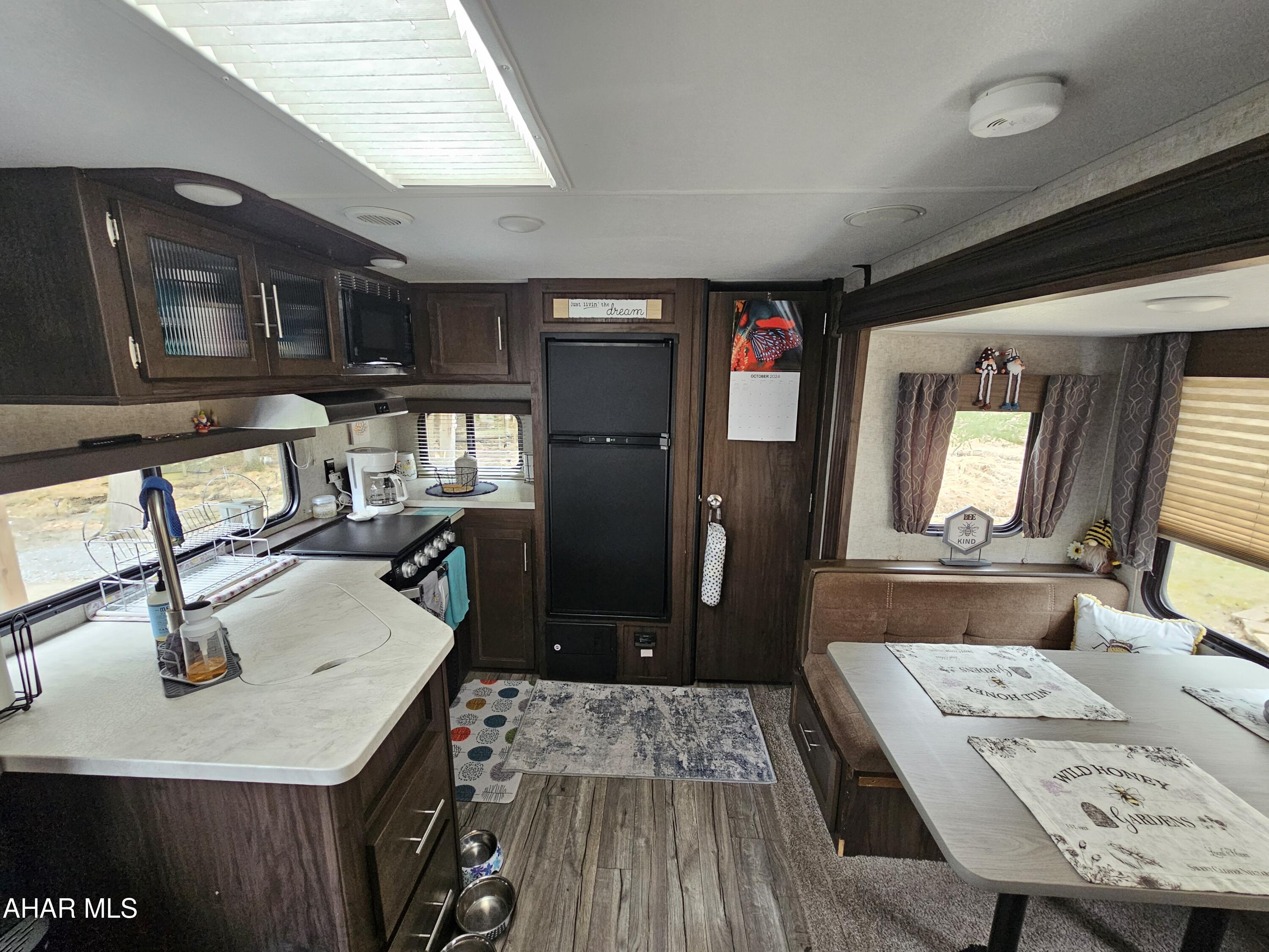 Glendale Yearound - Residential