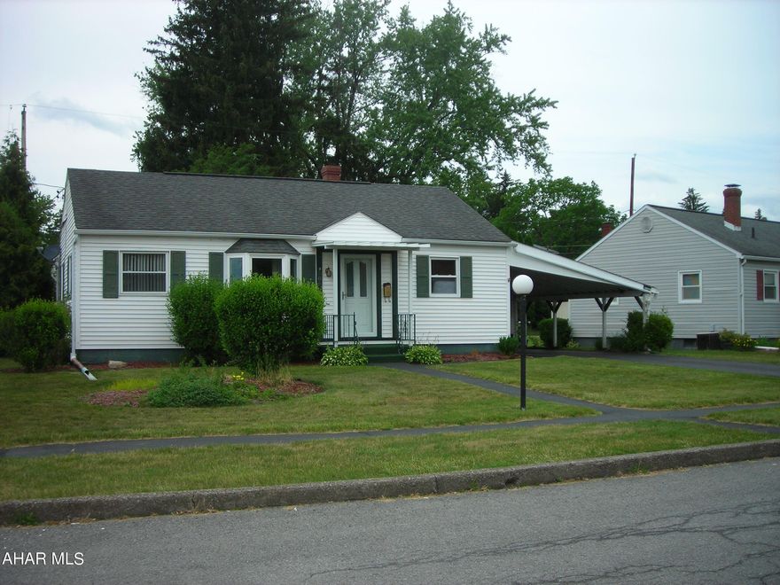 Great location in Whenwood, close to Altoona Campus, restaurants and shopping plaza. Call Listing Agent for a tour. Great area for your kids on a non-thru street. Lots of nice updates. Windows, roof, furnace with Central Air. Don't miss out on this one! Priced to sell!