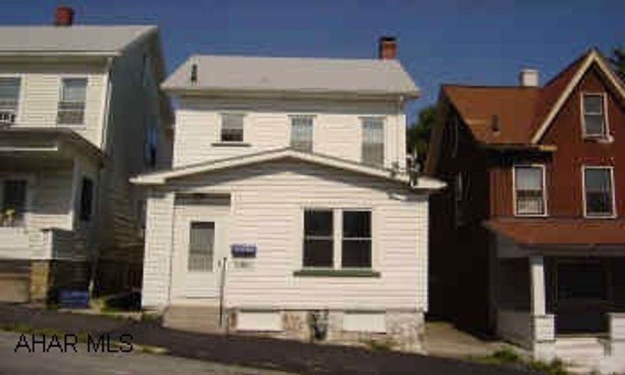 New Windows, New Kitchen, 2 Bathrooms, 2 Kitchens, Excellent Condition In & Out (Single Family or Duplex) New Windows, New Kitchen, 2 Bathrooms, 2 Kitchens, Excellent Condition In & Out (Single Family or Duplex)