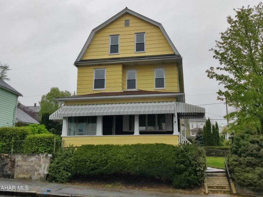 SPACE, ROOM, SIZE, LARGE - Spacious and Remodeled Home with 6 BR (Yes Six), 1.5 Baths, 2 Paved Off Street Parking Spaces, and 3 Car Detached Garage with Garage Loft Storage on 4 City Lots, All Fenced. Fresh Paint and New Flooring (Refinished Wood and Carpet). Yard is FULL of Flowers, Bushes, and Trees of Various Sorts with Several Raised Landscape Beds Made of Pavers. Lots of House, Land, and Garage for the Money. Conveniently Located to Everything. Delightfully Low Taxes!