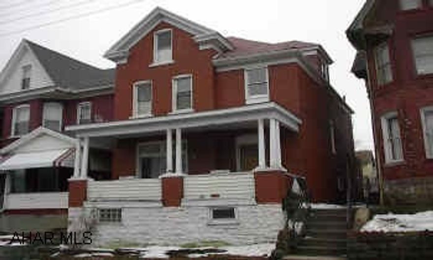 LG. CLASSIC BRICK WITH 4-5 BEDROOMS. 2 BATH, 1ST FLOOR BATH & LAUNDRY. NEW WINDOWS, ROOF, SOFFIT & FASCIA. SOME TLC NEEDED. ASK FOR DARLA 934-4663 OR 696-1227. GREAT FOR HANDYMAN OR INVESTOR. CALL DARLA 696-1227 OR 934-4663. SOME INTERIOR WORK NEEDED. GREAT EXTERIOR. VERY SPACIOUS CLASSIC BRICK.