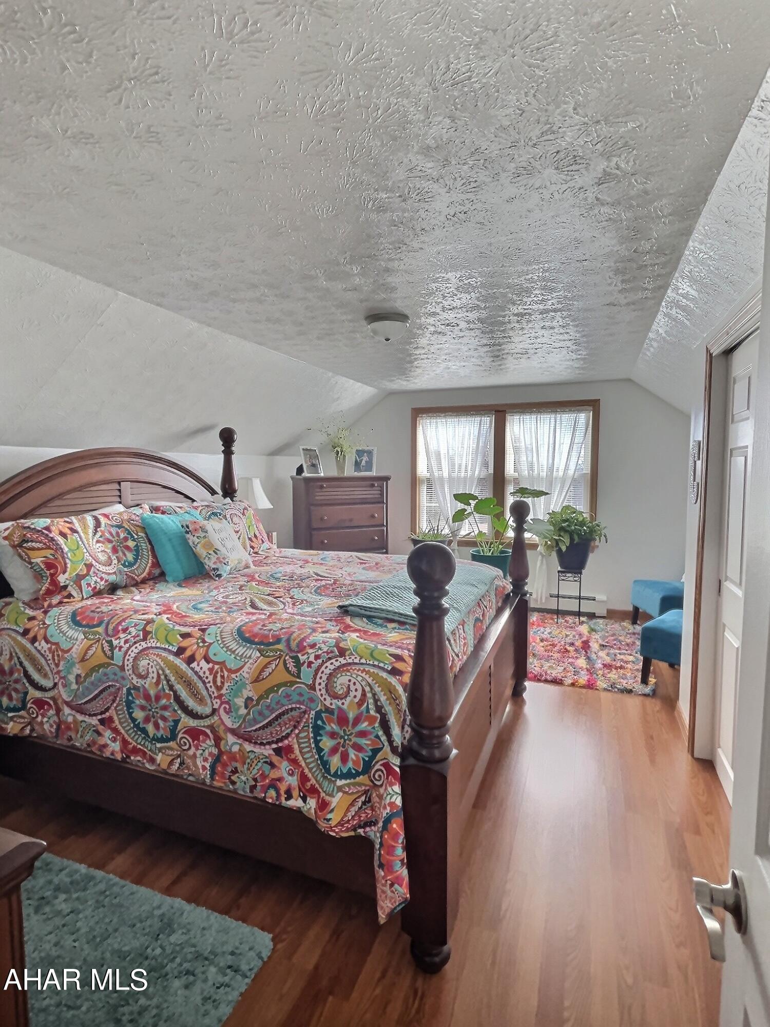 Crestwood - Residential