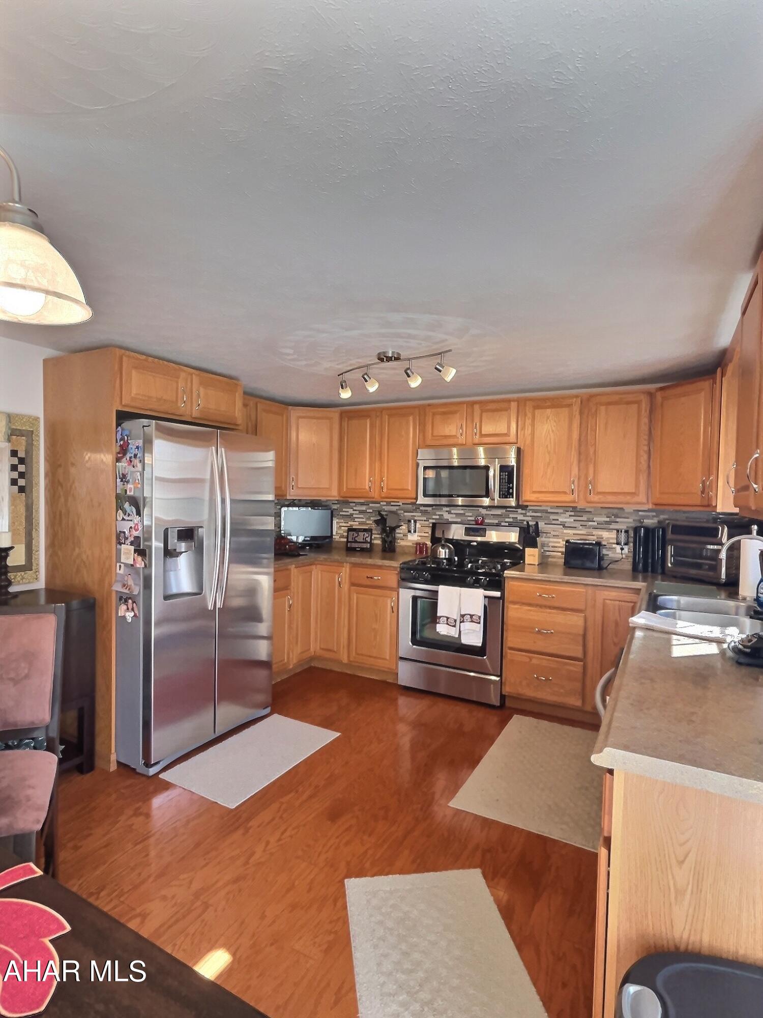 Crestwood - Residential