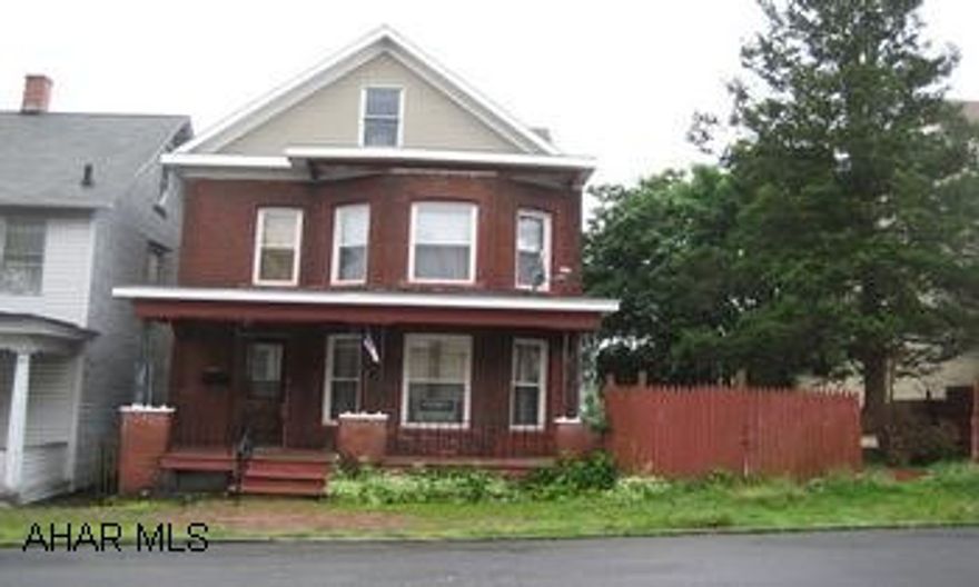 2 1/2 STORY BRICK. 3 BEDROOMS, 2 BATHS, LARGE LOT. REPLACEMENT WINDOWS, NEW FURNACE, UPDATED ELECTRIC, WAS DUPLEXED AT ONE TIME.