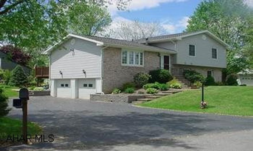 Excellent corner property. Move in condition. Great neighborhood.