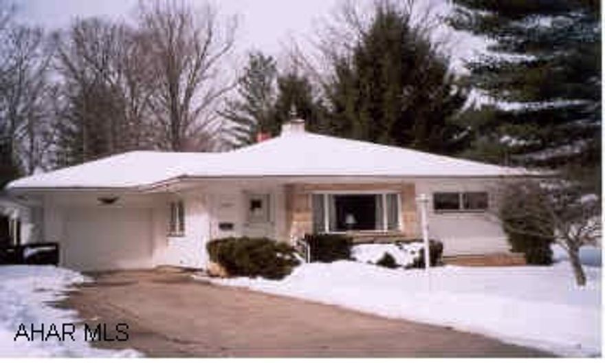 Bellmeade- Near Steak HouseImmaculate- Nicely updated, New Furnace, Central Air. Rec. Room in Basement. Irregular Lot. Immaculate- Nicely updated, New Furnace, Central Air. Rec. Room in Basement. Irregular Lot.
