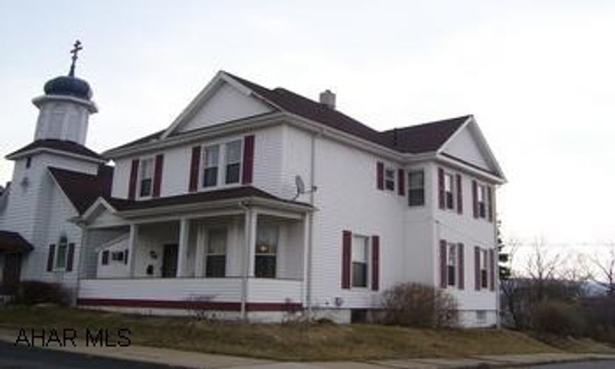 $500 bonus to selling agency.  Big 4 bedroom on coner lot.  Newer roof, siding, and furnace. $500 bonus to selling agency.  Big 4 bedroom on coner lot.  Newer roof, siding, and furnace.