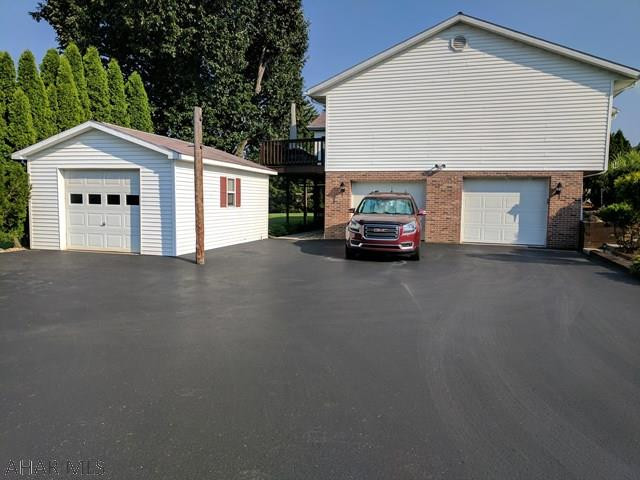 Lakewood Manor - Residential