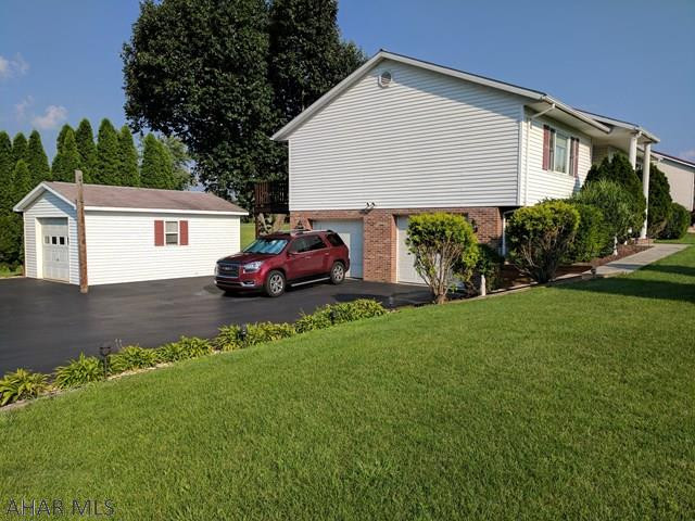 Lakewood Manor - Residential