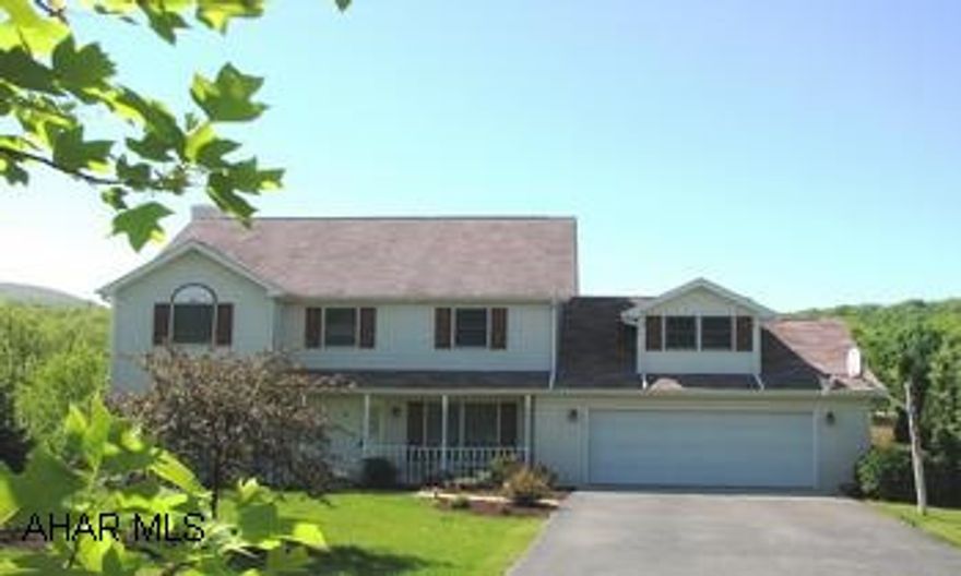 PRIVATE LARGE FENCED YARD. DAYLIGHT FINISHED LOWER LEVEL WITH BR, FR AND EXERCISE ROOM. HARDWOOD AND CERAMIC FLOORS, OPEN FLOOR PLAN, 1ST FLOOR LAUNDRY. BACK-UP GENERATOR. MASTER BR SUITE HAS JACUZZI SYLE TUB AND DBL WALK-IN CLOSETS.  FOR SALE OR RENT.  QUALIFIED INQUIRIES ONLY PLEASE.  PRIVATE LARGE FENCED YARD. DAYLIGHT FINISHED LOWER LEVEL WITH BR, FR AND EXERCISE ROOM. HARDWOOD AND CERAMIC FLOORS, OPEN FLOOR PLAN, 1ST FLOOR LAUNDRY. BACK-UP GENERATOR. MASTER BR SUITE HAS JACUZZI SYLE TUB AND DOUBLE WALK-IN CLOSETS. GREAT HOME FOR KIDS! COVERED BY HOME PROTECTION PLAN FOR ONE YEAR.