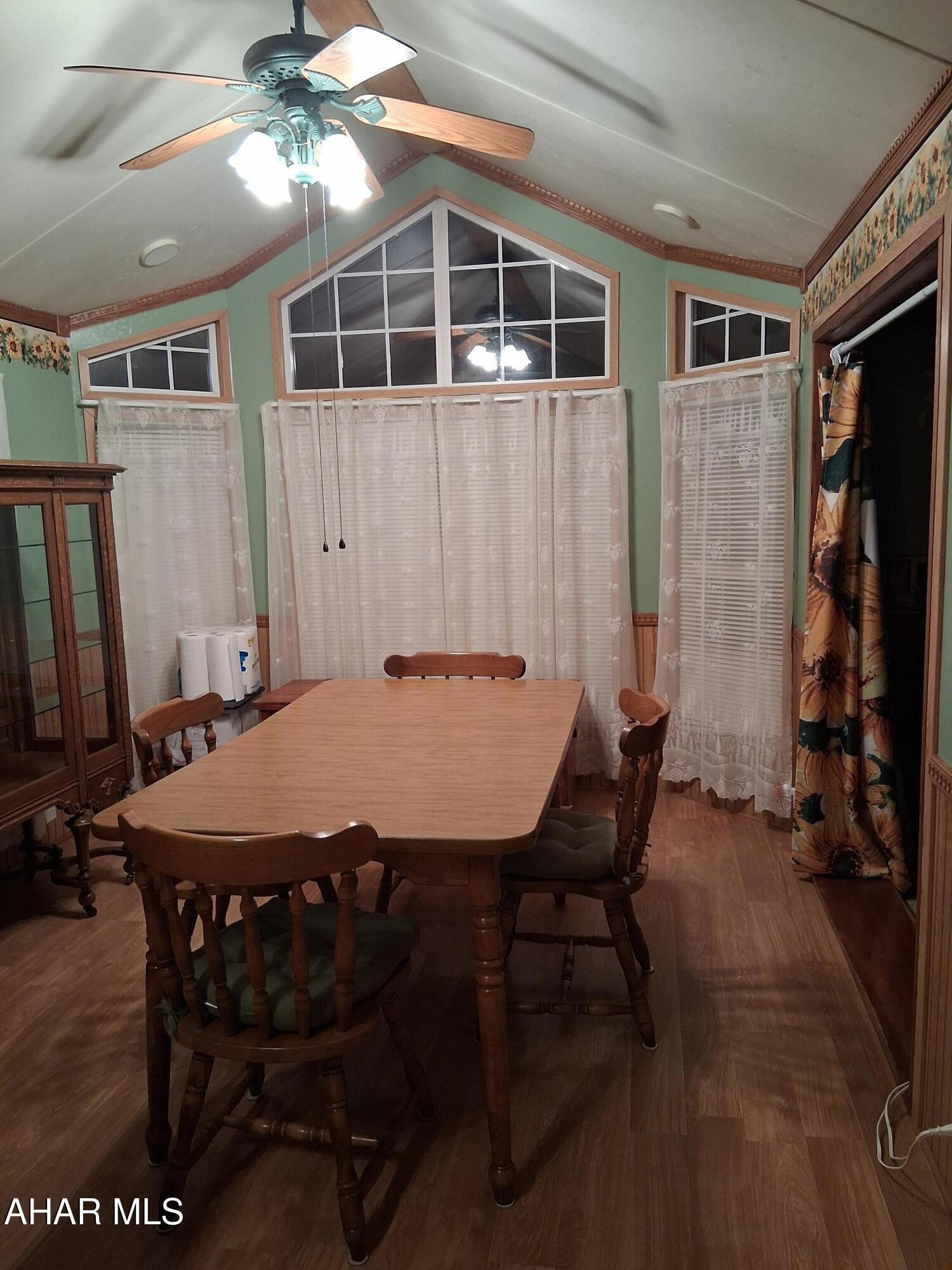 Glendale Yearound - Residential