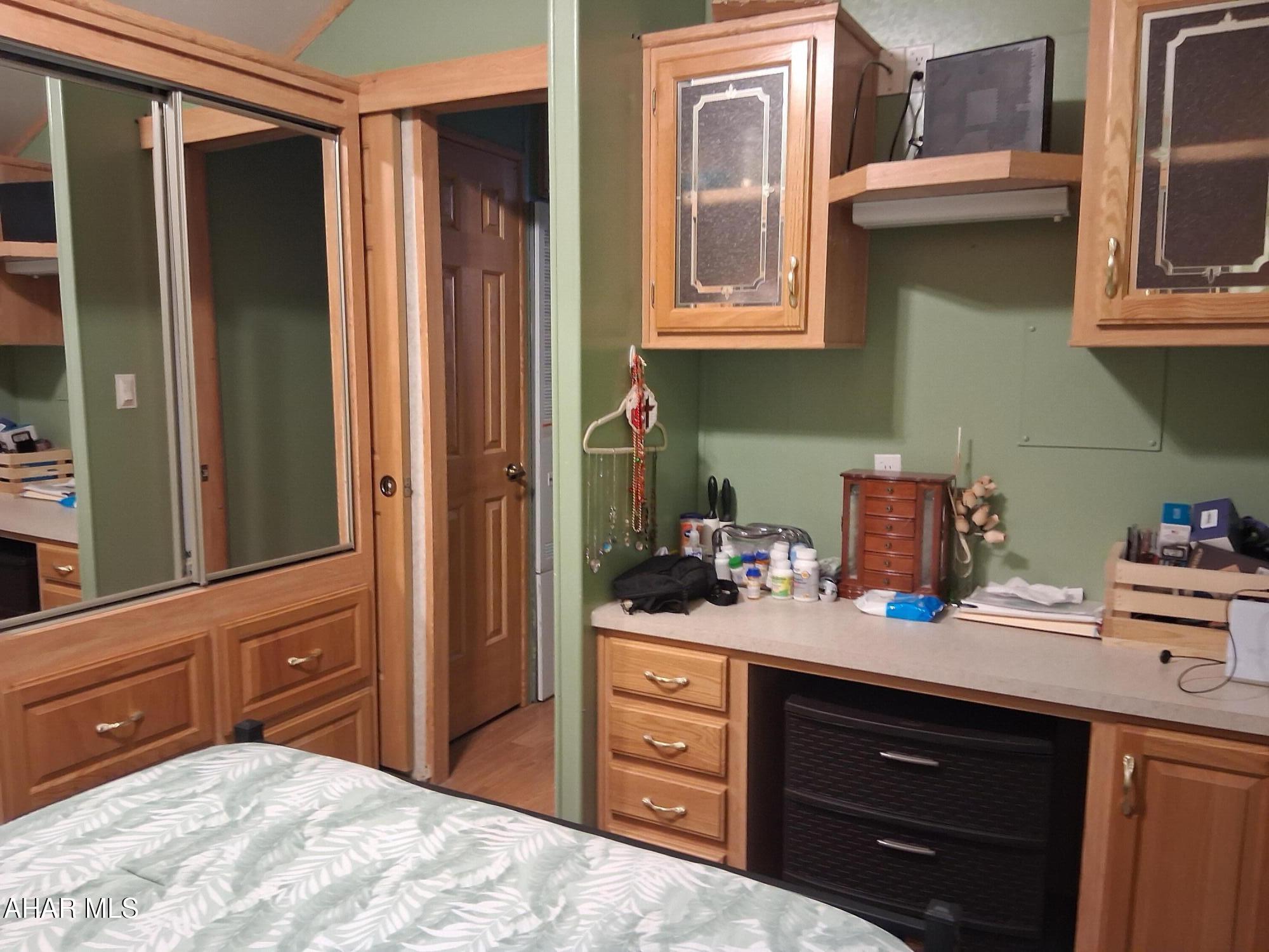 Glendale Yearound - Residential