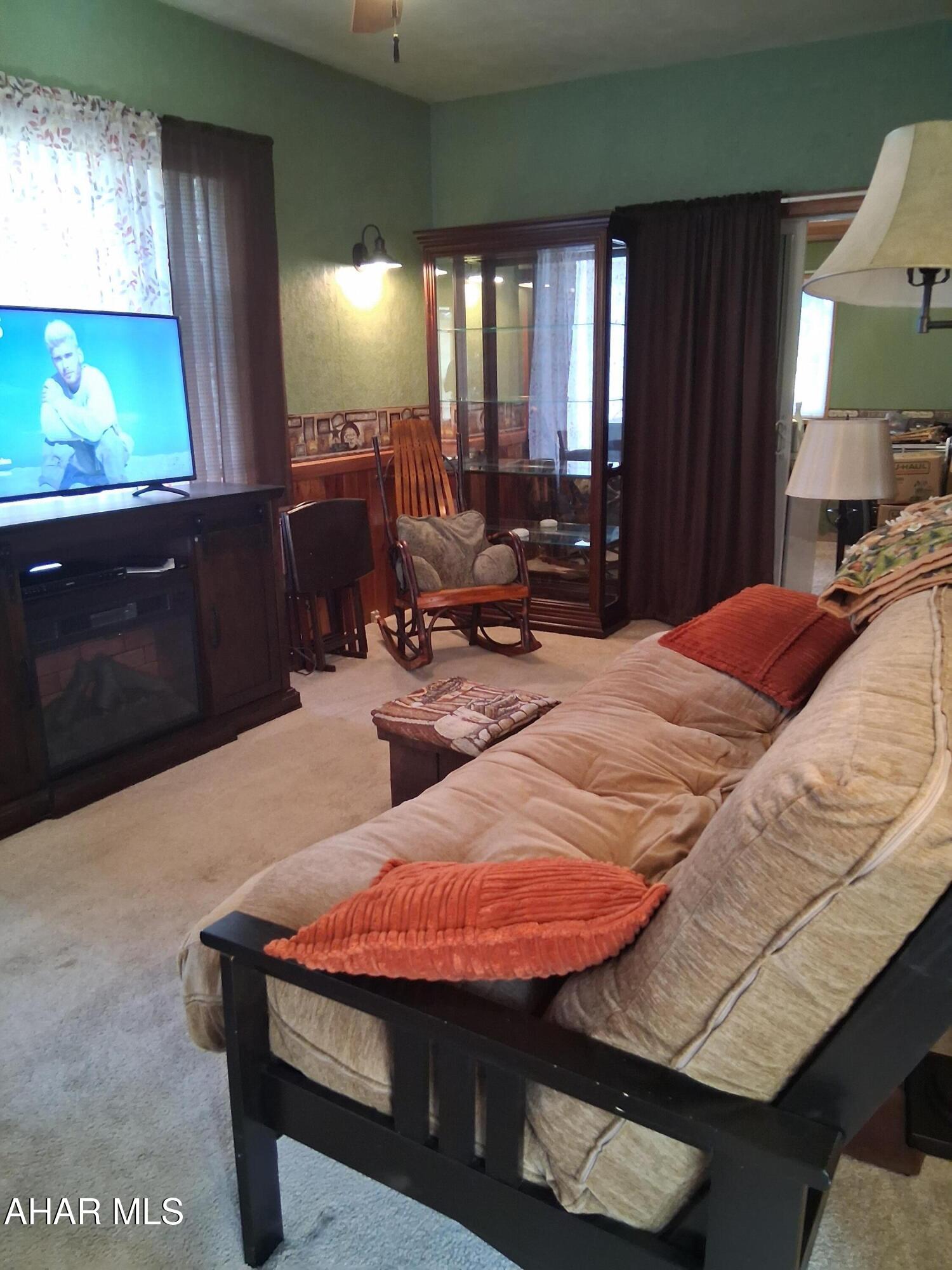 Glendale Yearound - Residential