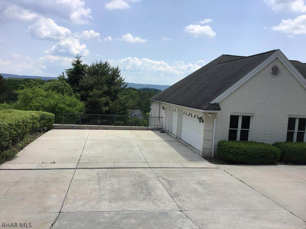 Hickory Hills - Residential