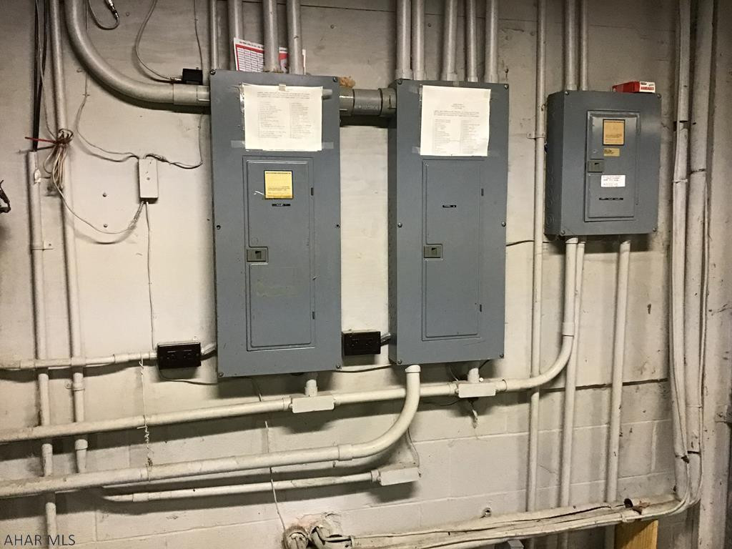 Hickory Hills - Residential