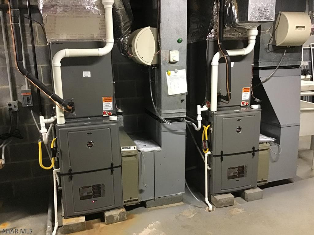 Hickory Hills - Residential