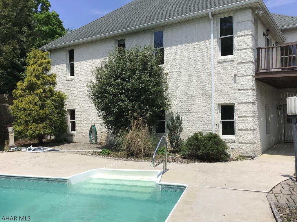 Hickory Hills - Residential