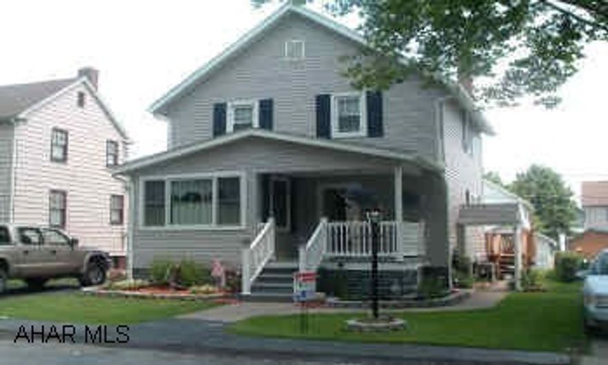 Beautiful home with new everything - "won't last" Absolutely beautiful, 3 or 4 BR, newly renovated awesome home.  Great neighborhood.