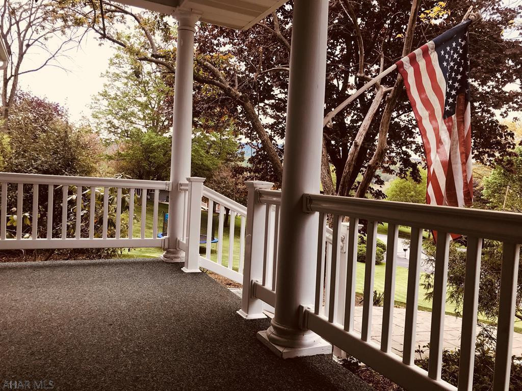 Meadowbrook - Residential