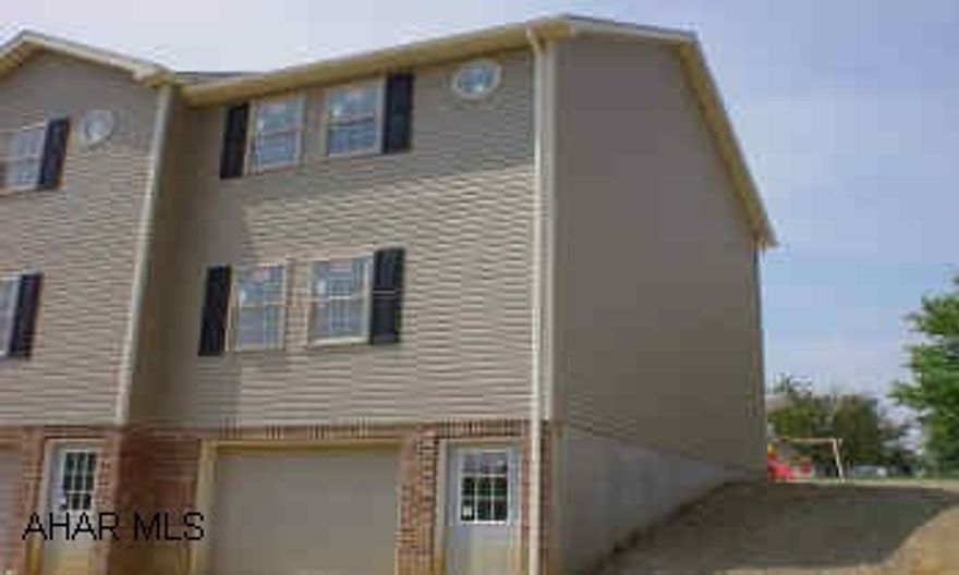 NEW CONSTRUCTION TOWNHOUSES IN APPLEWOOD SECTION OF PENN FARMS ON ORCHARD DRIVE.  BEAUTIFULLY APPOINTED, BRAND NEW TOWNHOUSE.  CONVENIENT AND LUXURIOUS END UNIT. NEW CONSTRUCTION TOWNHOUSES IN APPLEWOOD SECTION OF PENN FARMS ON ORCHARD DRIVE.  BEAUTIFULLY APPOINTED, BRAND NEW TOWNHOUSE.  CONVENIENT AND LUXURIOUS END UNIT.