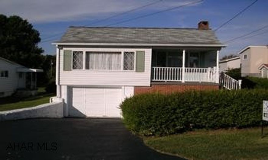 1 Story two bedroom home on nice lot.  move in ready Mint condition. 1 story home. Many fine features including central air. A must see! Call Cathleen to view this fine home.