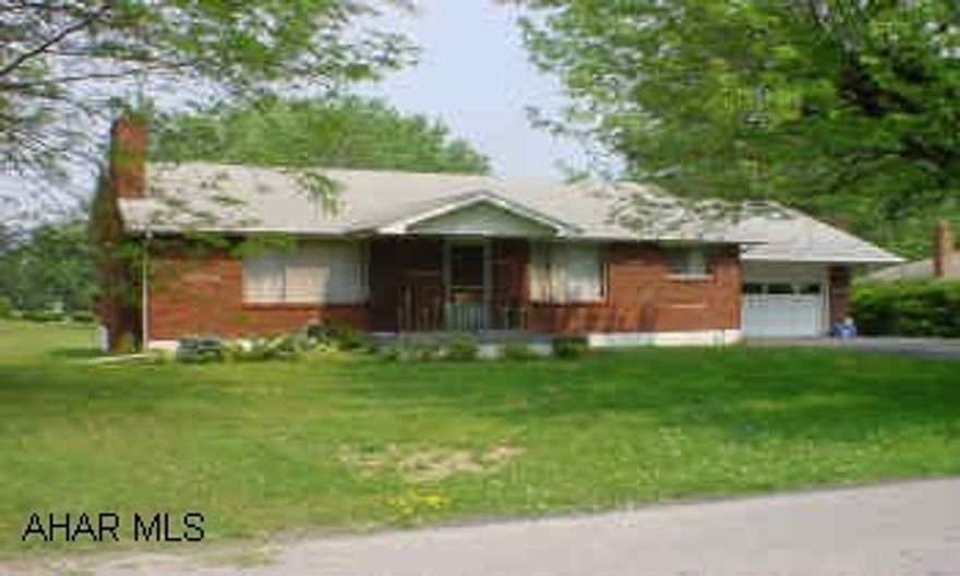 BRICK RANCHER, LIVING RM W/FIREPLACE, FAMILY RM, 3 BEDROOMS, 1.75 BATHS, 1-CAR GARAGE, CENTRAL AIR PLUS WHOLE HOUSE FAN, NICE LOT. CALL DIANA. BRICK RANCHER, LIVING RM W/FIREPLACE, FAMILY RM, 3 BEDROOMS, 1.75 BATHS, 1-CAR GARAGE, CENTRAL AIR PLUS WHOLE HOUSE FAN, NICE LOT. CALL DIANA.