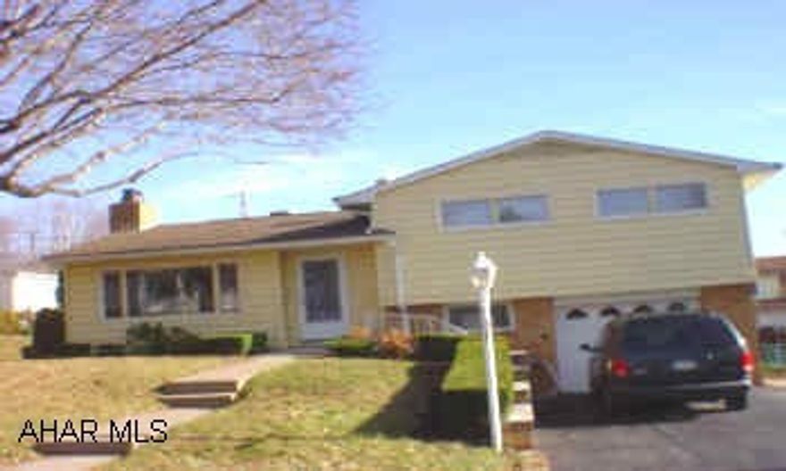 Adorable 3 Bedroom Multi-Level in Highland Park area. Family room, 2 fireplaces, large yard. Great neighborhood!