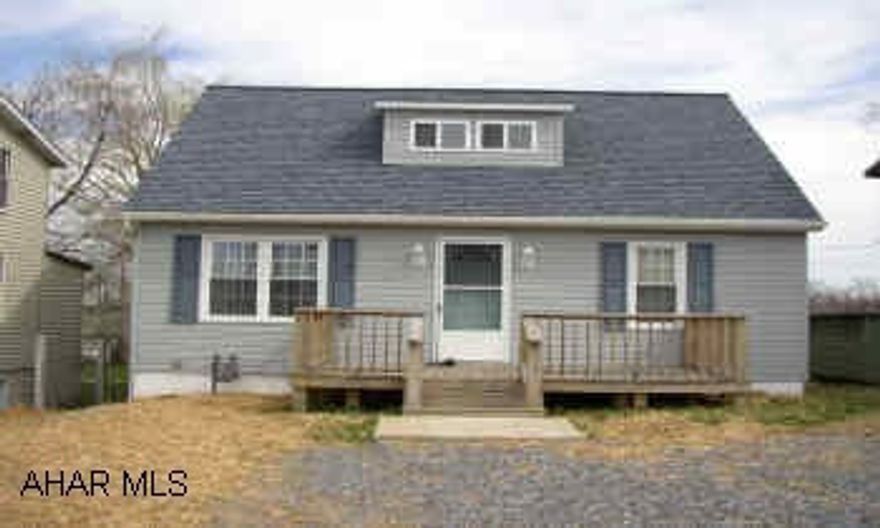 "NEW" CHARACTERIZES THIS HOUSE.  A FULL HOUSE REMODEL WITH NEW ROOF, WINDOWS, SUBFLOORS, CARPET, PAINT, ELECTRICAL, LIGHTING AND MORE.  BORDERS PARK.  GREAT PROPERTY!