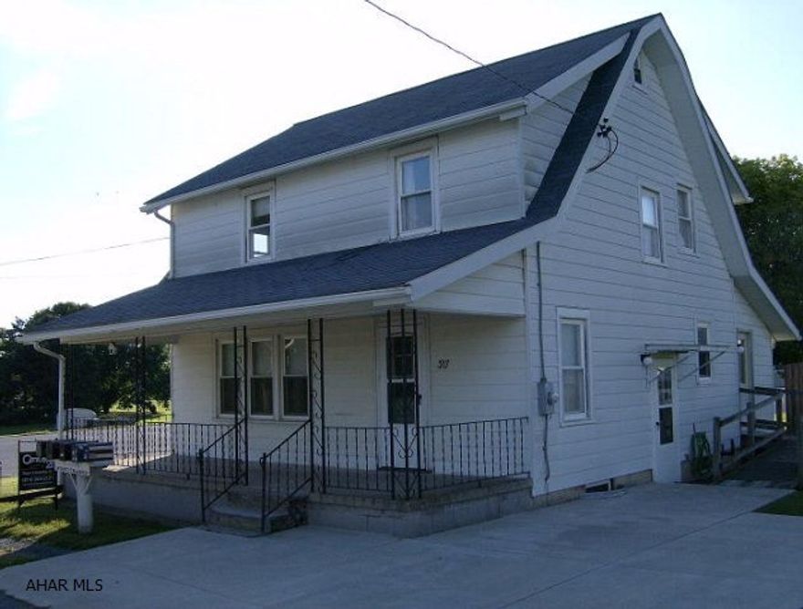 2 Story, 3BR, 1 3/4 bath home on a double lot.