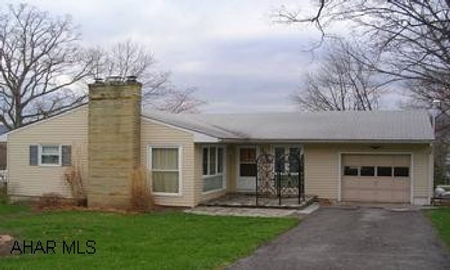 IMMACULATE RANCHER ON LARGE LOT. LARGE DECK OFF DINING ROOM. WALK-OUT FINISHED BASEMENT. IMMACULATE RANCHER ON LARGE LOT. LARGE DECK OFF DINING ROOM. WALK-OUT FINISHED BASEMENT.