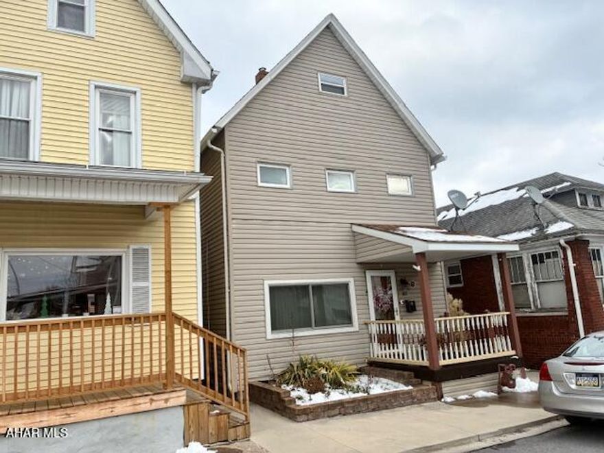 Move in ready home in Altoona- featuring 2 bedrooms and bonus captive room that could be 3rd bedroom or office. 1st floor laundry. Large deck in the rear of the home with off street parking.