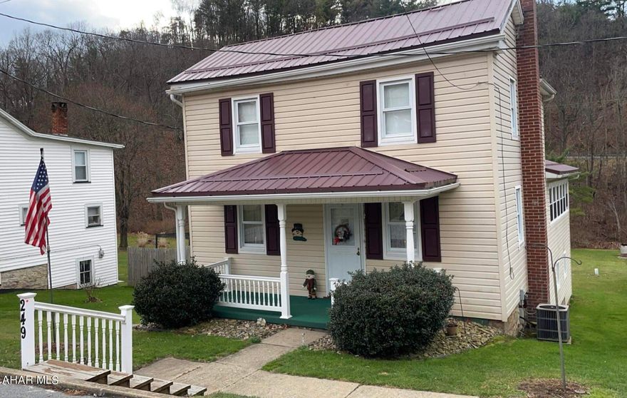 Nice home in Osterburg PA. 3BR and 1 full bath remodeled.