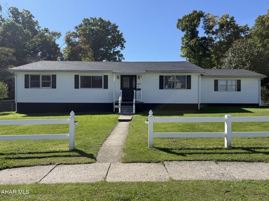 2815 IVYSIDE DR, ALTOONA, PA 16601 - Image d60dcf33ea8a6f39f6faa54beff906c8/2631683555