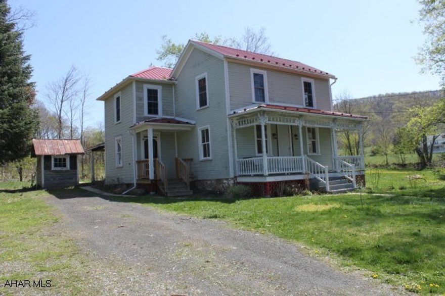 Three Bedroom, one and half bath on 1.46 acres.  Newer roof, house needs rehab. Would be a perfect 203k home. Being sold AS-IS.