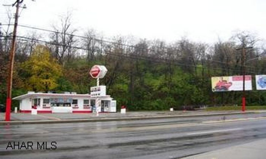 FOR SALE COMMERCIAL LAND.  BUILDING AND BILLBOARD ARE ON LAND LEASES.  GREAT TRAFFIC VISIBILITY. FOR SALE COMMERCIAL LAND.  BUILDING AND BILLBOARD ARE ON LAND LEASES.  GREAT TRAFFIC VISIBILITY.