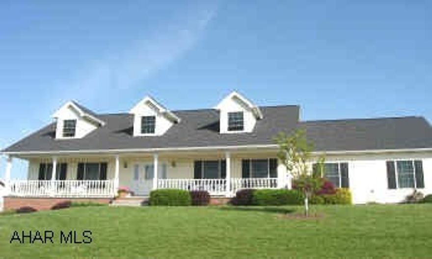 ABSOLUTELY STUNNING CAPE COD OFFERING 1ST FLOOR MASTER & BATH-EAT-IN KITCHEN-SCREENED-IN PORCH-VERY LIGHT & AIRY-CONTACT SUSAN 935-8252-MANY SKILIGHTS. HOLIDAY HEIGHTS. CUL-DE-SAC.  ABSOLUTELY STUNNING CAPE COD OFFERING 1ST FLOOR MASTER BEDROOM  & BATH, EAT-IN KITCHEN, GREAT ROOM W/GAS FIREPLACE, SCREENED-IN PORCH-VERY LIGHT & AIRY-CONTACT SUSAN 935-8252-MANY SKILIGHTS. FOOT- OF- TEN GRADE SCHOOL.