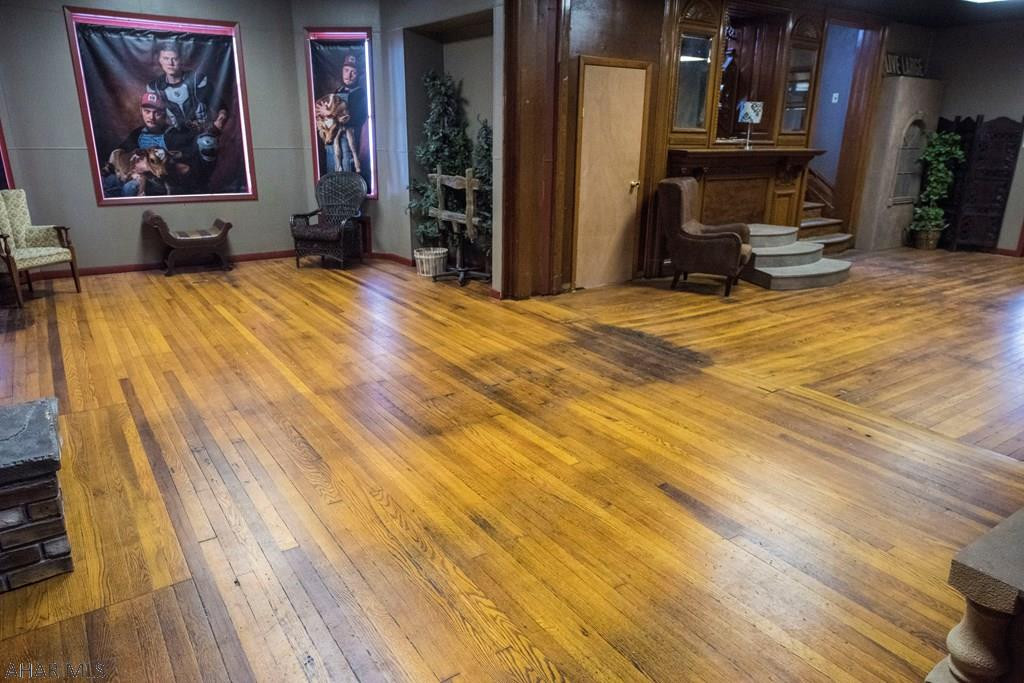 Unknown - Commercial Sale