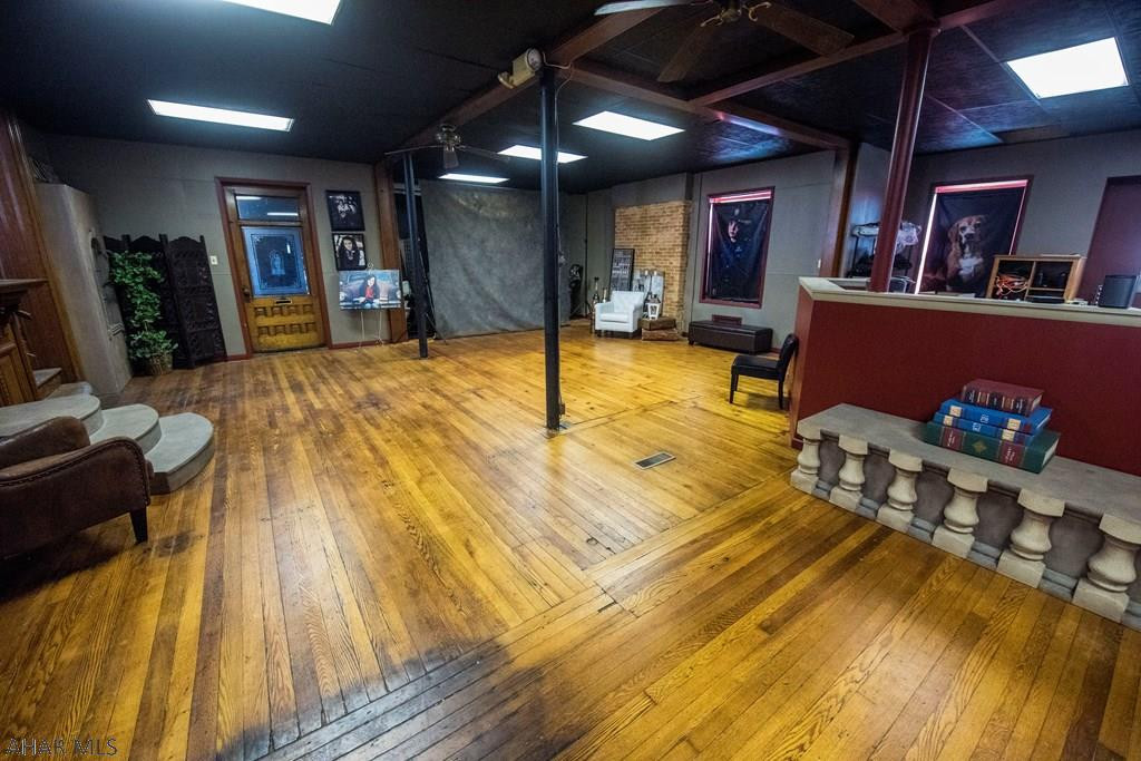 Unknown - Commercial Sale