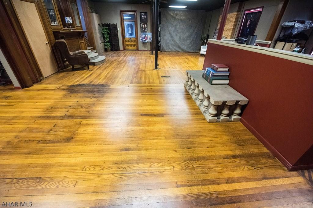 Unknown - Commercial Sale