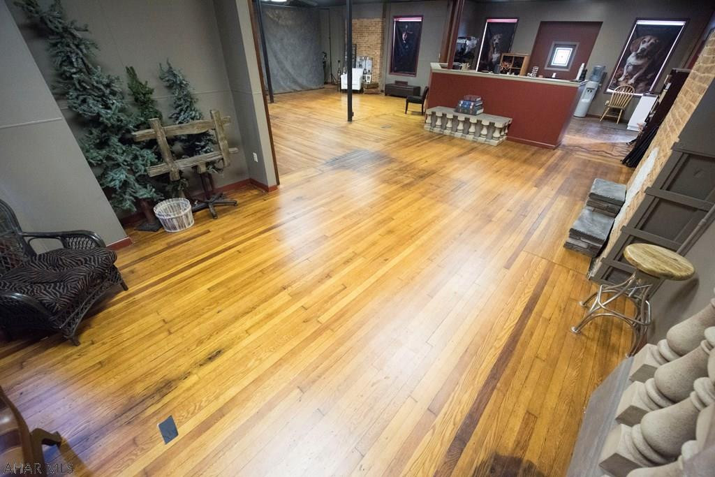 Unknown - Commercial Sale