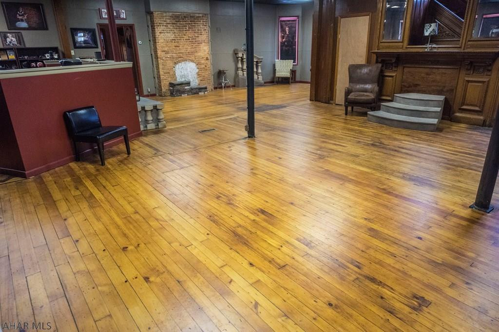 Unknown - Commercial Sale