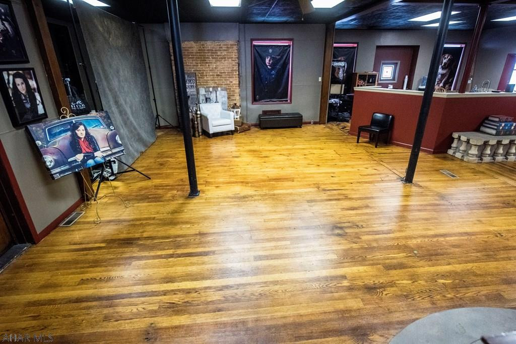 Unknown - Commercial Sale