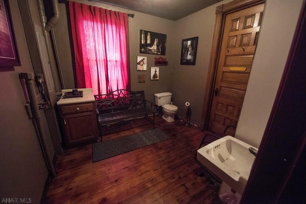 Unknown - Commercial Sale