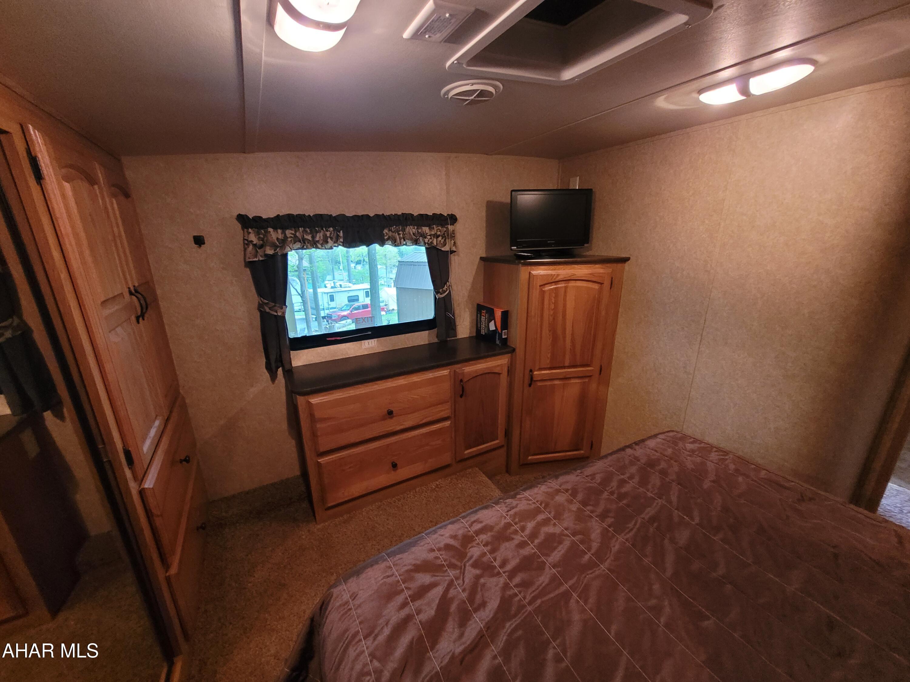 Glendale Yearound - Residential