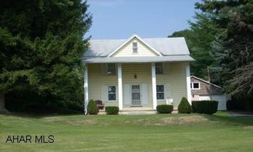 BEAUTIFYL 16.7 ACRES OF MATURED TREES AND SLOPING HILLS WITH OPEN GRASSLANDS. 2 STORY HOME ON SITE, ALSO INCLUDED IN SALE 1328 SQ. FT. MOBILE HOME (3 BR, 1 BATH) APPRAISAL ON FILE 6/19/07 $58,000. BEAUTIFUL 16.7 ACRES OF MATURED TREES AND SLOPING HILLS WITH OPEN GRASSLANDS. 2 STORY HOME ON ISTE, ALSO INCLUDED IN SALE 1328 SQ. FT. MOBILE HOME (3BR, 1 BATH) APPRAISAL ON FILE 6/19/07 $58,000. TAXES OF $650 INCLUDES THE HOUSE AND MOBILE HOME.