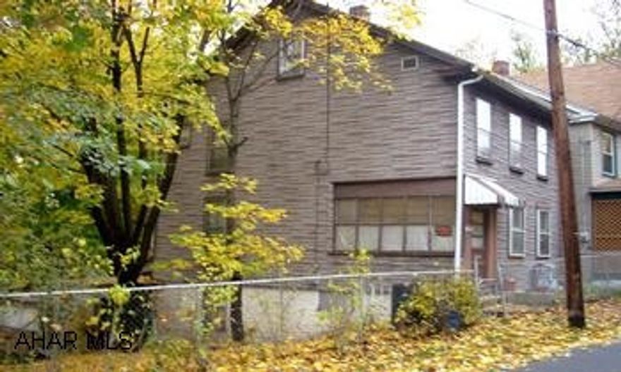 Attention investors! A lot of house for not much money! Good furnace & wiring. Call Ace 944-9377. Attention investors! A lot of house for not much money! Good furnace & wiring. Call Ace 944-9377.