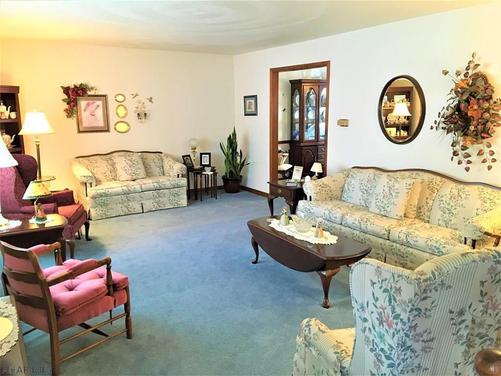 Lakewood Manor - Residential