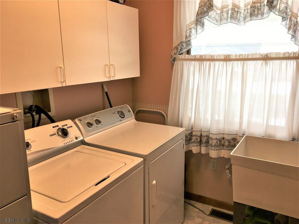 Lakewood Manor - Residential